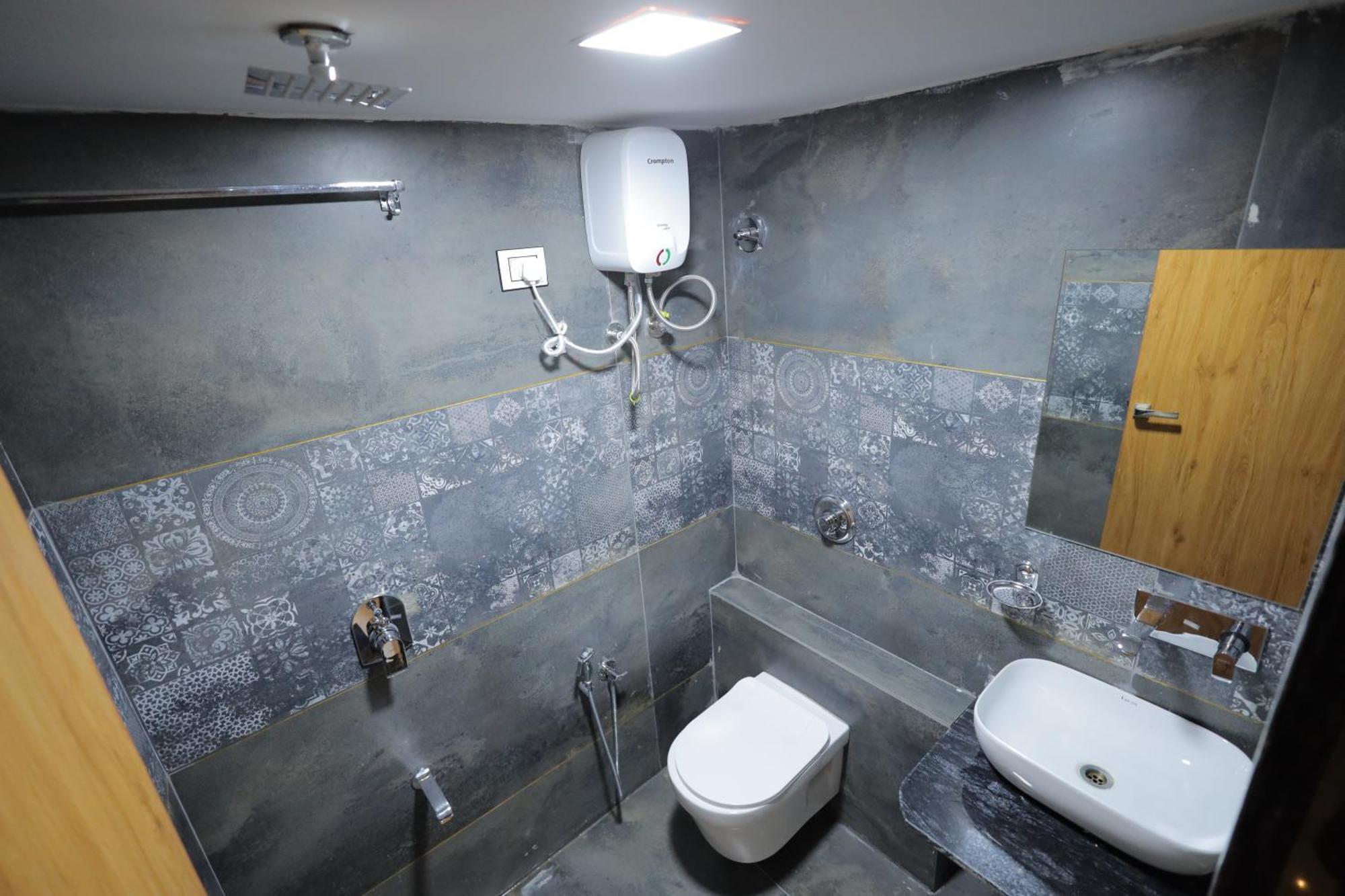 Hotel Rk Fortune Ahmedabad Bagian luar foto