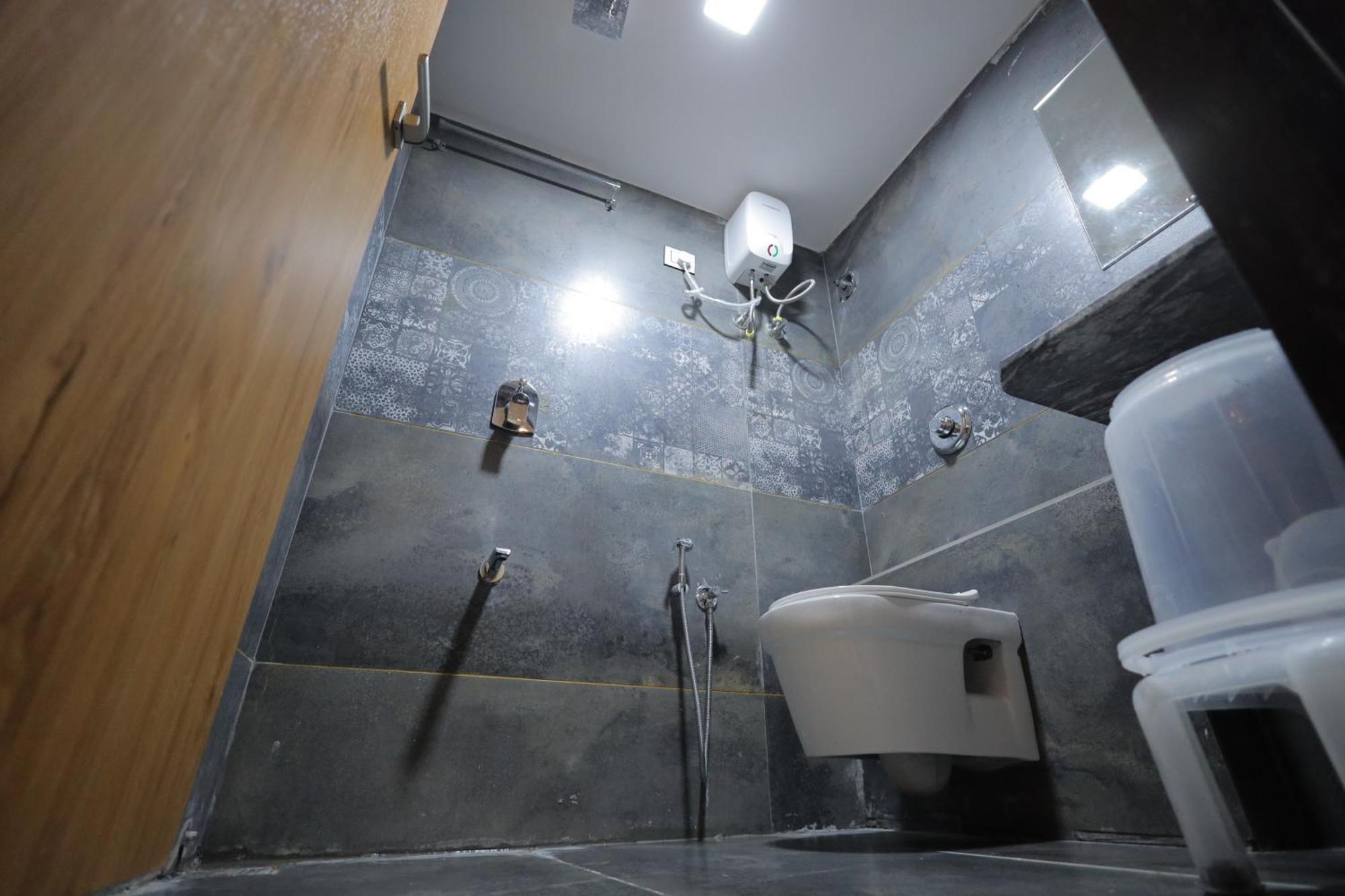 Hotel Rk Fortune Ahmedabad Bagian luar foto