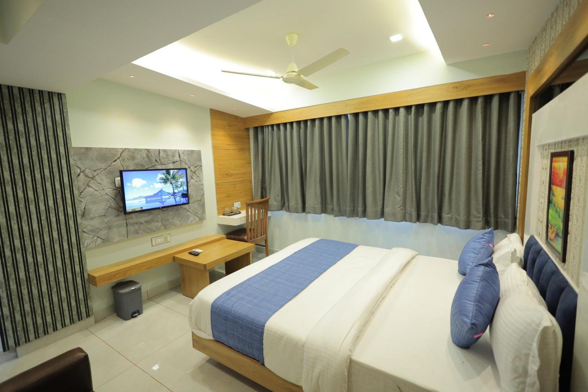 Hotel Rk Fortune Ahmedabad Bagian luar foto