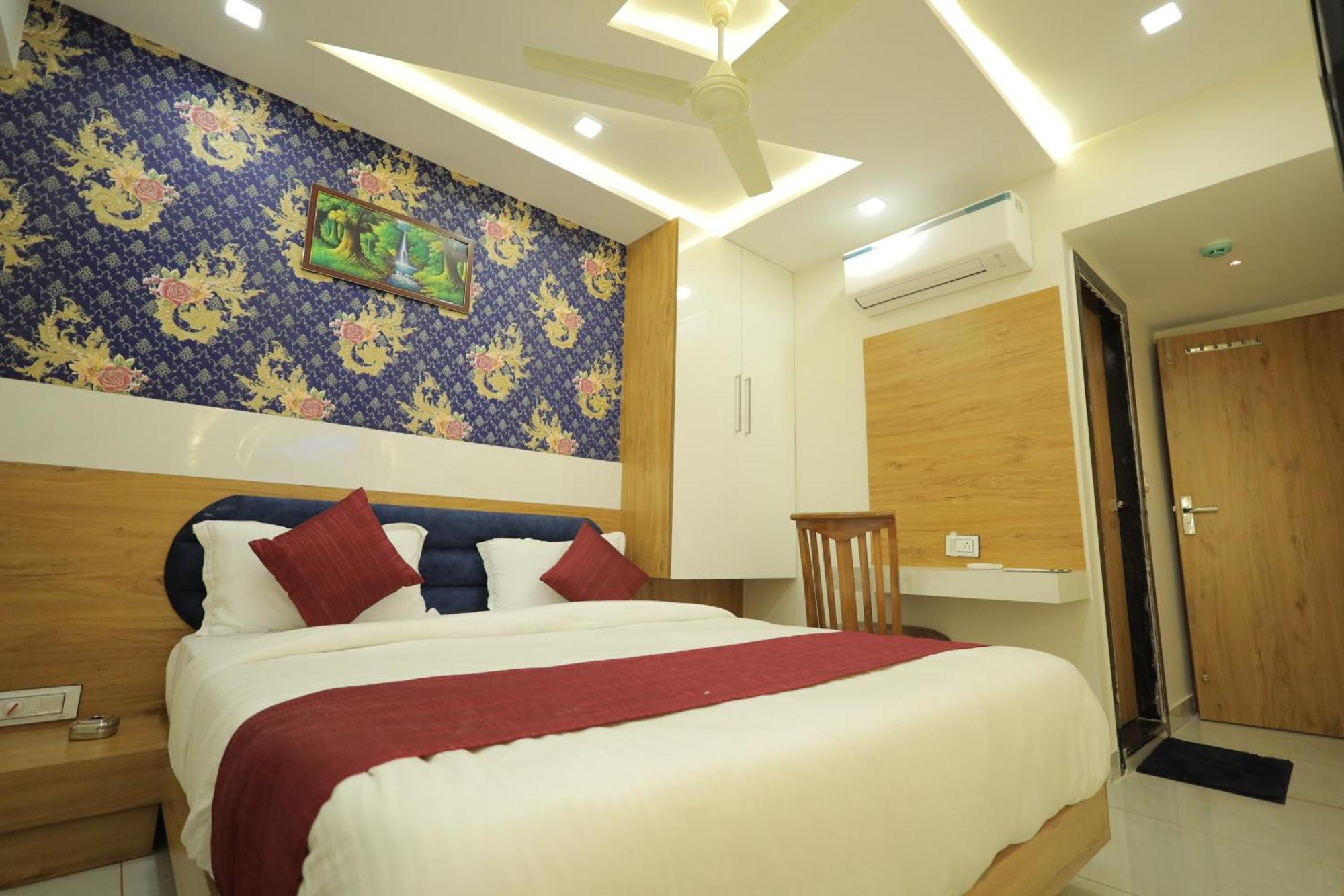 Hotel Rk Fortune Ahmedabad Bagian luar foto
