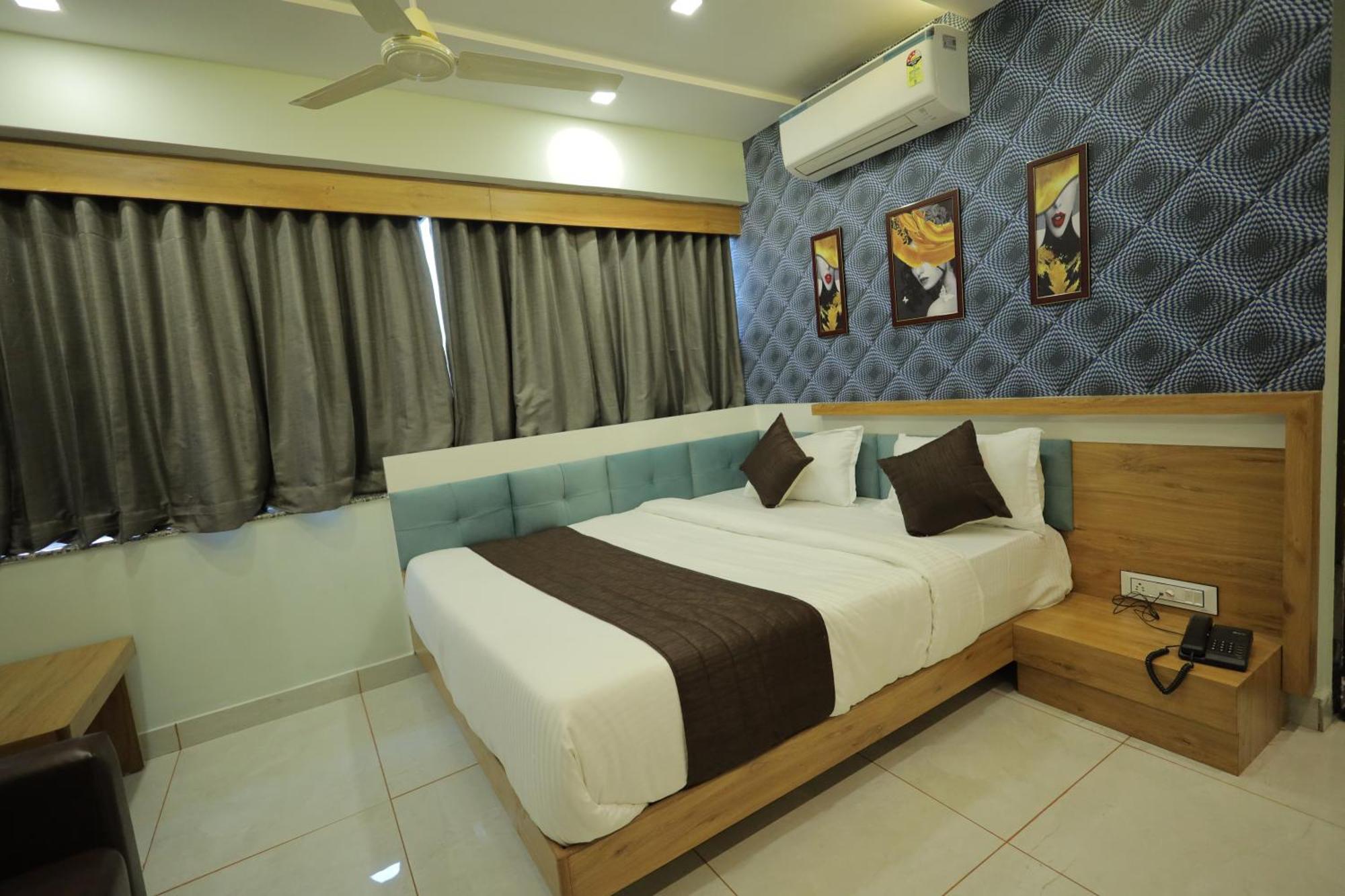 Hotel Rk Fortune Ahmedabad Bagian luar foto