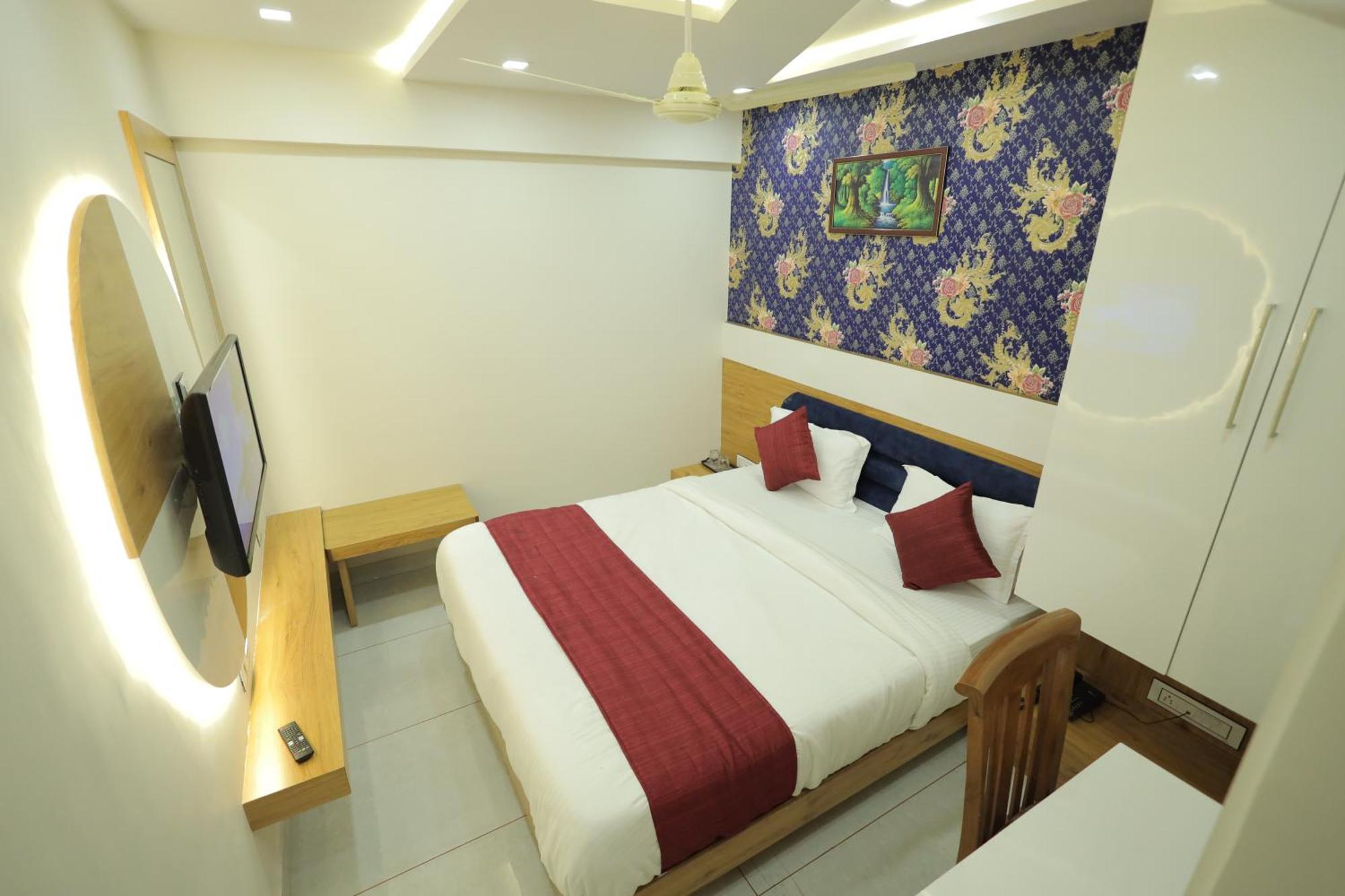 Hotel Rk Fortune Ahmedabad Bagian luar foto